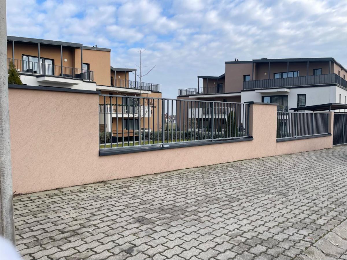 Paskom Apartmanház Nyergesujfalu Esterno foto
