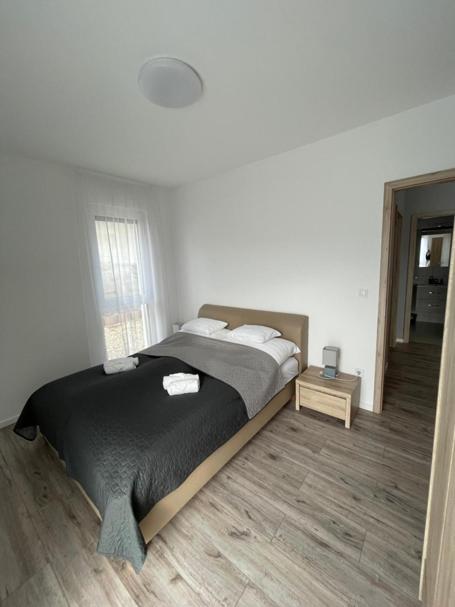 Paskom Apartmanház Nyergesujfalu Esterno foto